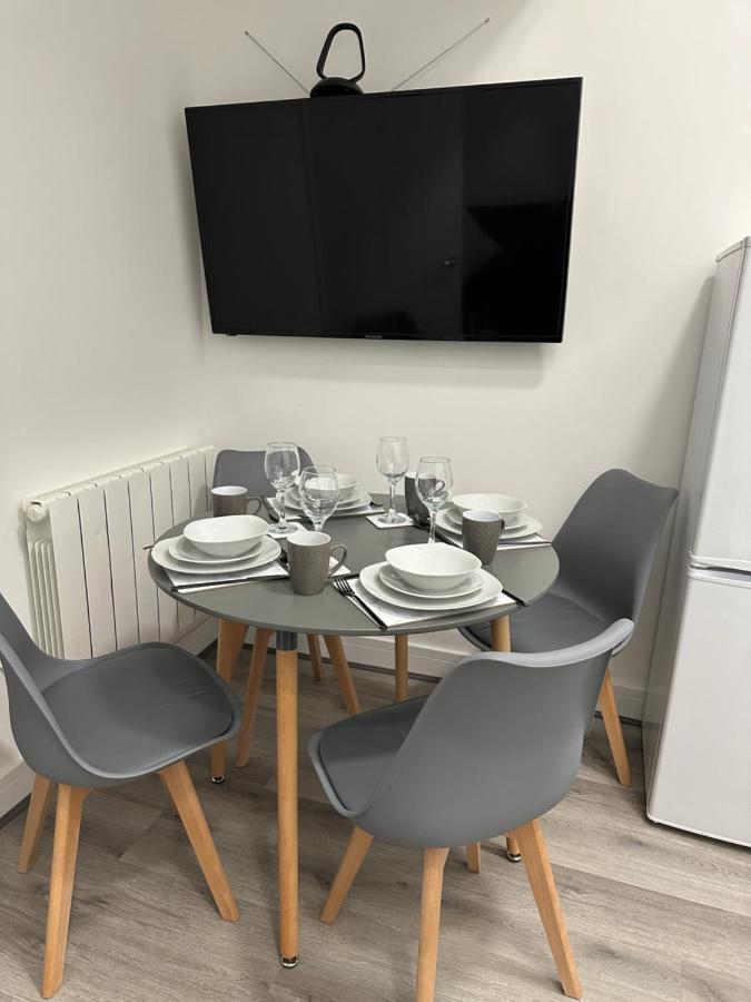 Central Colwyn Bay F1 Экстерьер фото